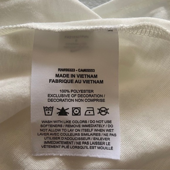 Nike Dri-FIT Tank Top Bundle 2PK Size S Graphic Back Logo NWT Criss Cross Back - Picture 13 of 15